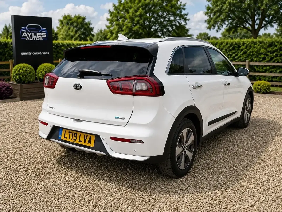 Gebraucht Kia Niro 141 PS (103 kW) 2019 Weiß SUV
