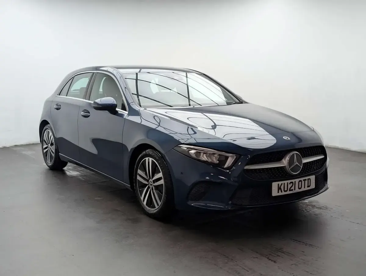 Usado Mercedes A200 Executive 163 HP (119 kW) 2021 Azul Citadino