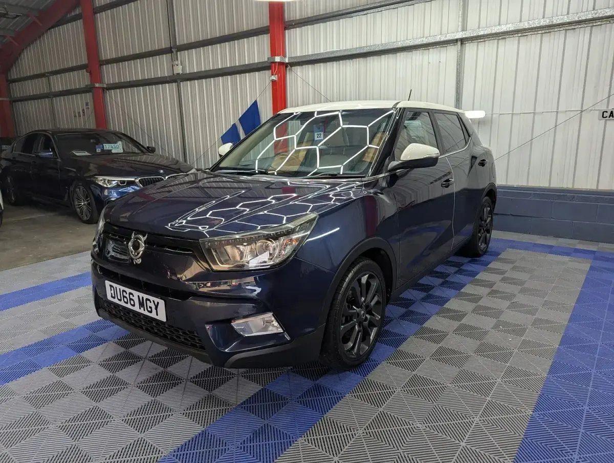 Used SsangYong Tivoli 115 HP (84 kW) 2016 Blue SUV