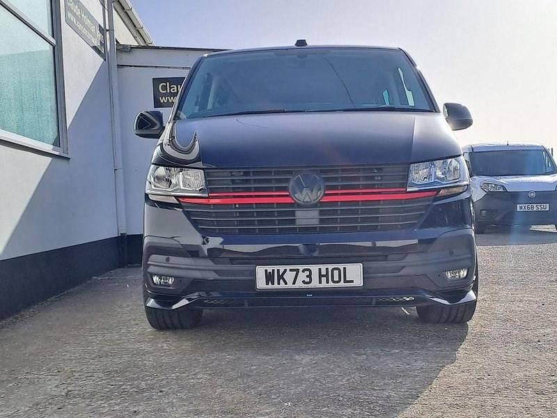 Usado VW Transporter Highline 150 HP (110 kW) 2023 Preto Van