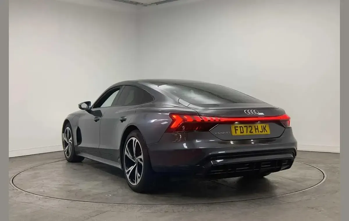 Used Audi e-tron GT quattro Comfort 384 kW (523 HP) 2022 Grey Sedan