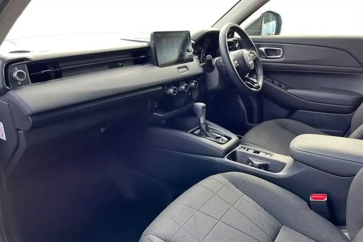 Second-hand Honda HR-V Elegance 131 CP (96 kW) 2025 Alb SUV