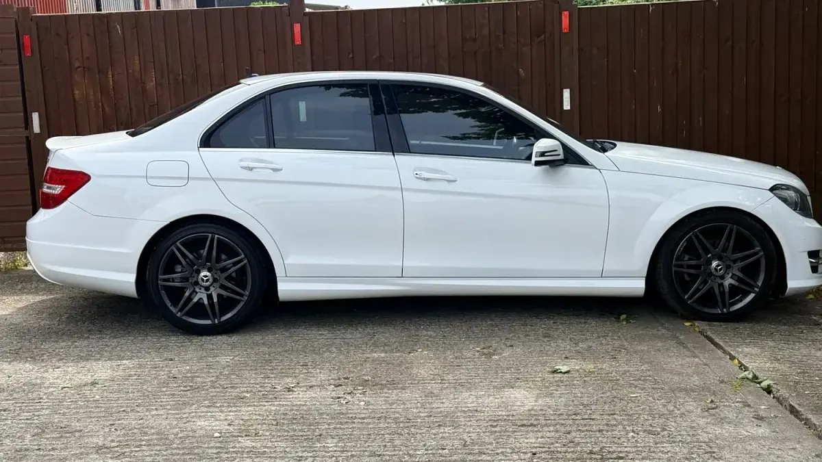 Used Mercedes C220 AMG 167 HP (122 kW) 2012 White Sedan