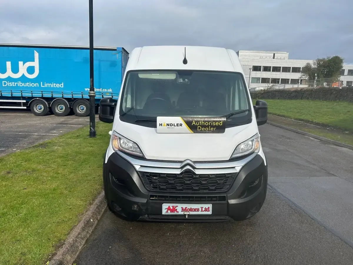 Usado Citroën Relay 140 HP (102 kW) 2022 Branco Van