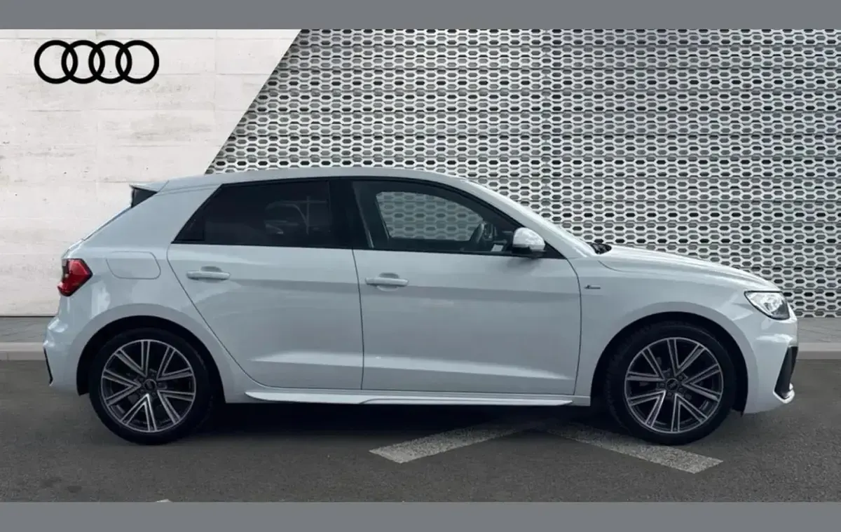 Used Audi A1 S-Line 110 HP (80 kW) 2024 White SUV