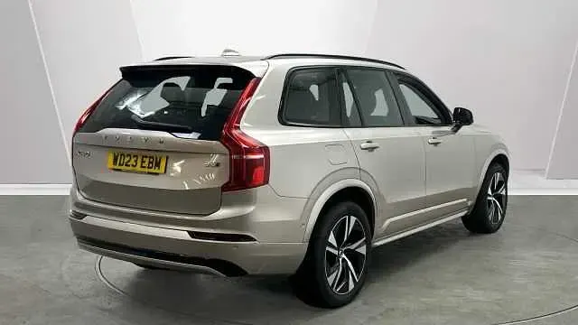 Begagnad Volvo XC90 Plus 232 HK (170 kW) 2024 SUV