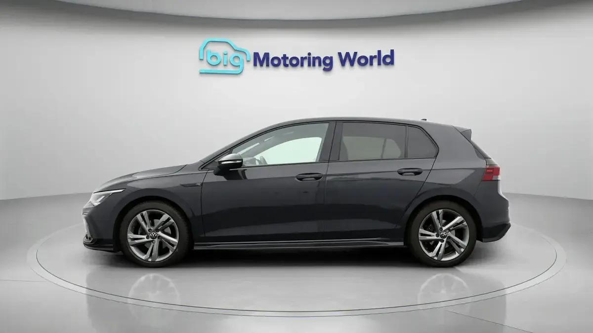 Used VW Golf VIII R-line 148 HP (108 kW) 2020
