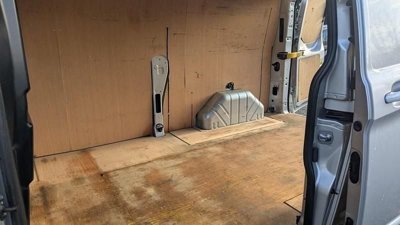 Used Ford Transit Custom Limited 130 HP (95 kW) 2021 Silver Van