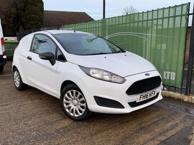 Used Ford Fiesta 2016 White Van