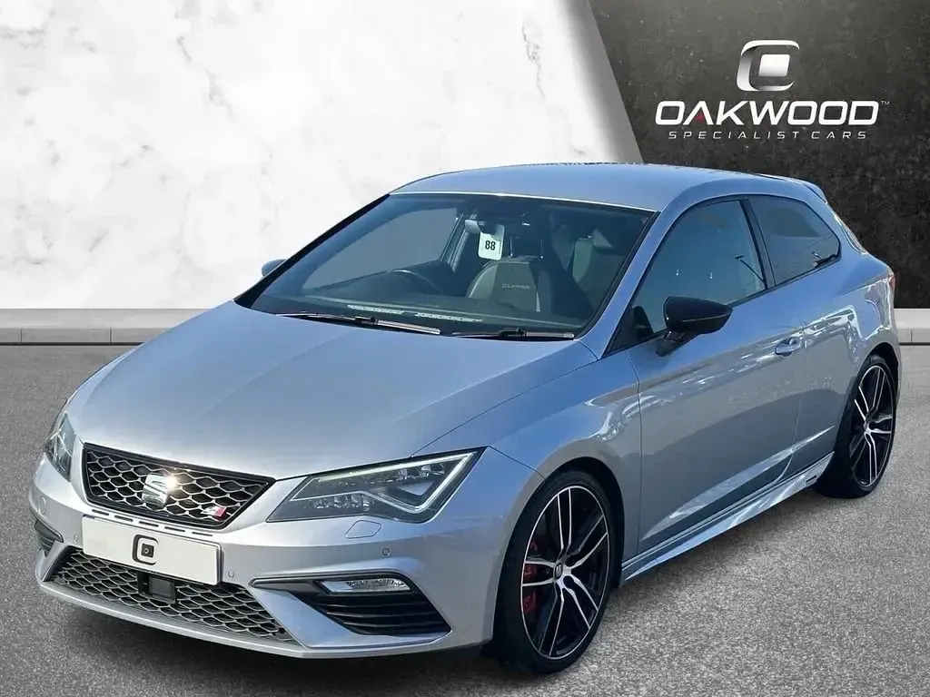 Begagnad Seat Leon CUPRA 300 HK (220 kW) 2018 Silver Sportkupé