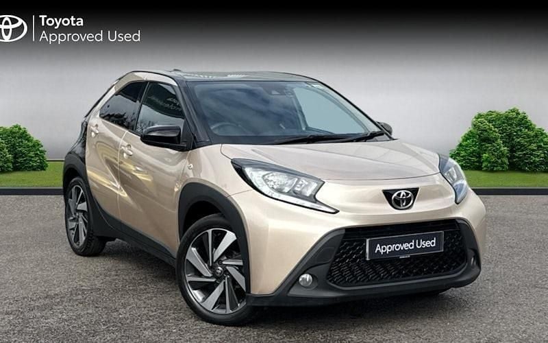 Used Toyota Aygo X 72 HP (52 kW) 2024 Ginger beige bitone SUV