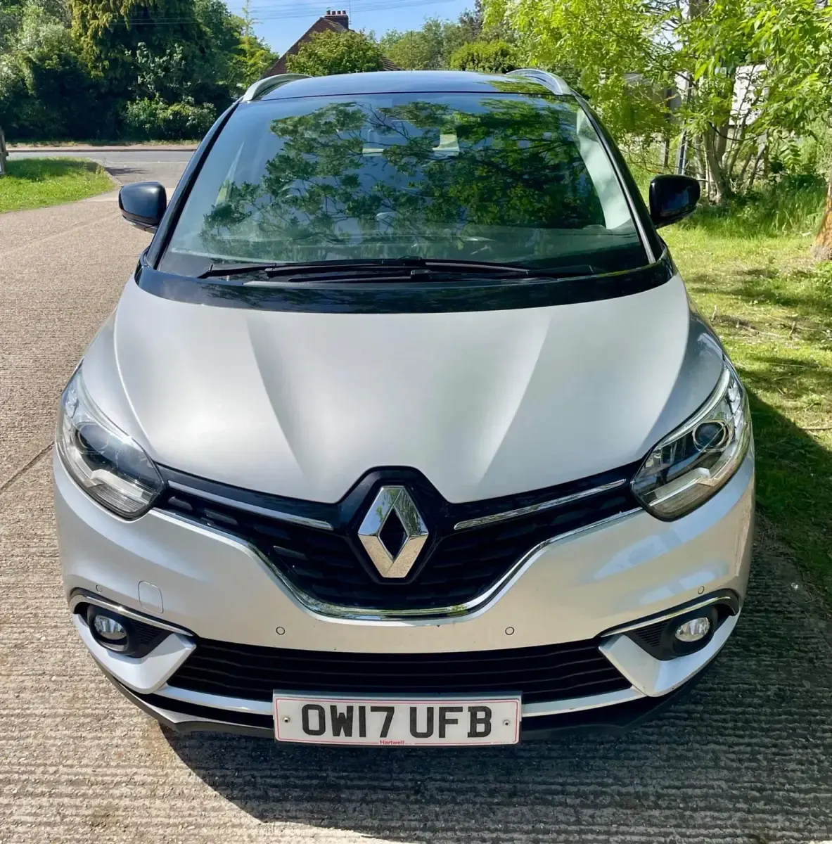 Usado Renault Grand Scénic IV Dynamique 110 HP (80 kW) 2017 Preto Monovolume