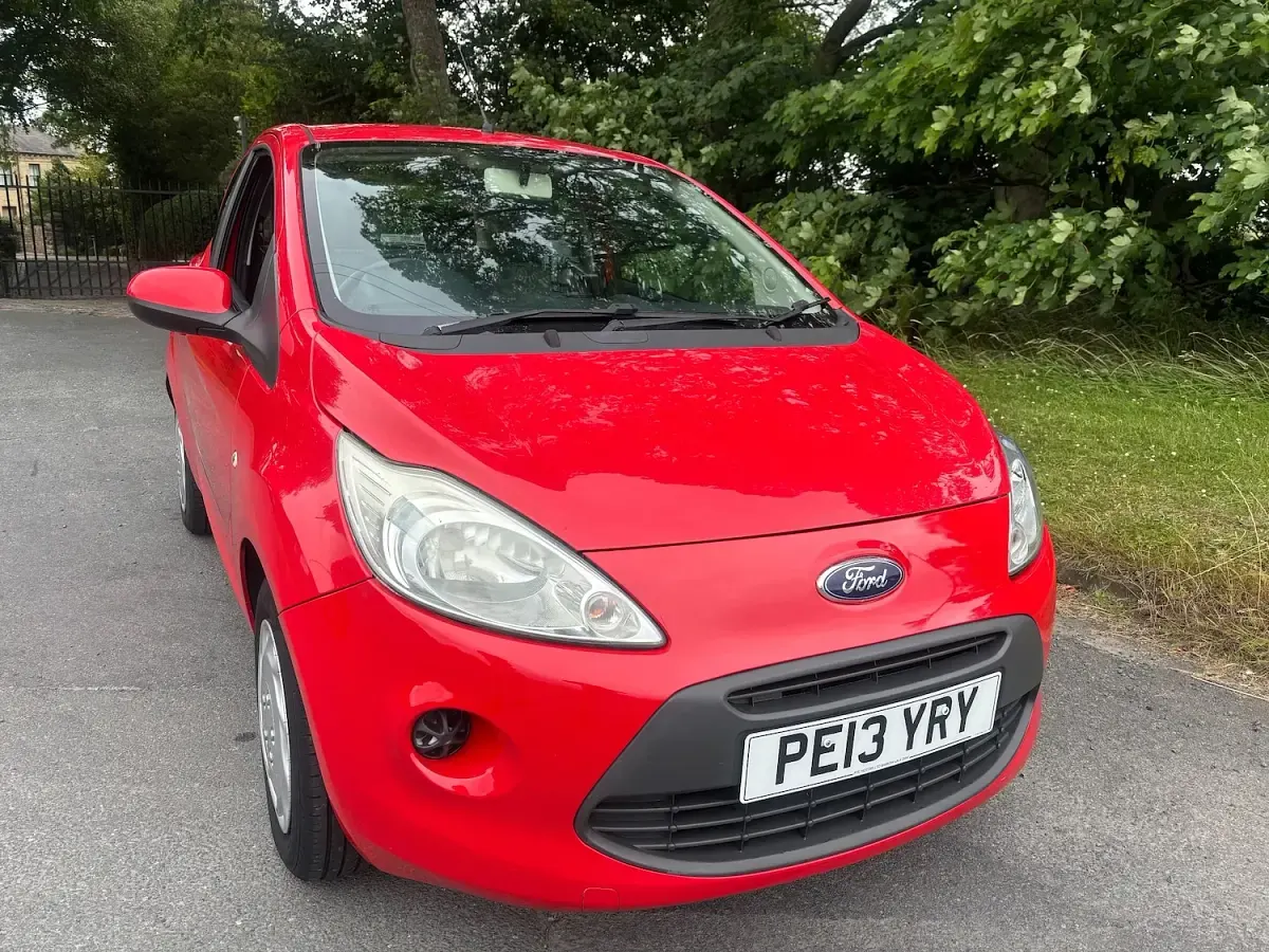 Used Ford Ka 69 HP (50 kW) 2013 Red Hatchback