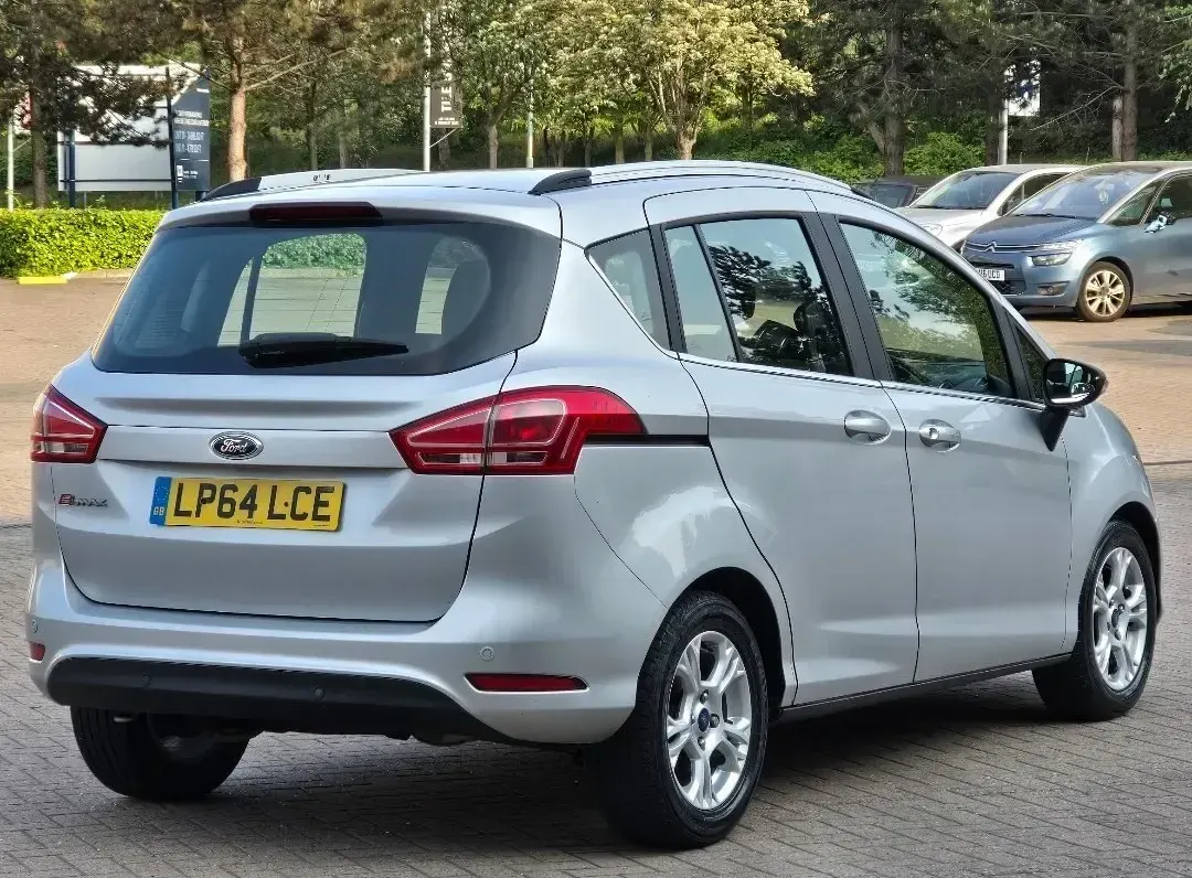 Używany Ford B-MAX Zetec 2015 Srebrny Minivan