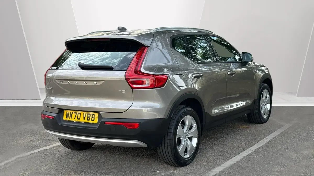 Used Volvo XC40 Momentum 163 HP (119 kW) 2020 Grey SUV