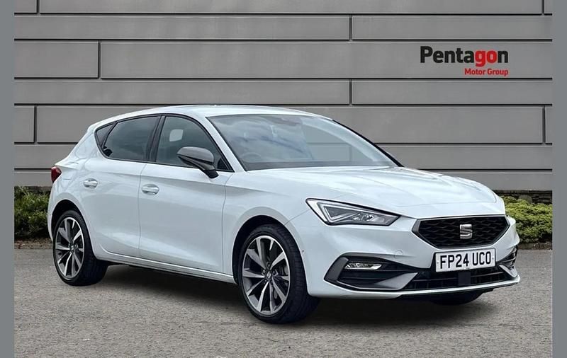 Used Seat Leon FR Sport 204 HP (150 kW) 2024 White Hatchback