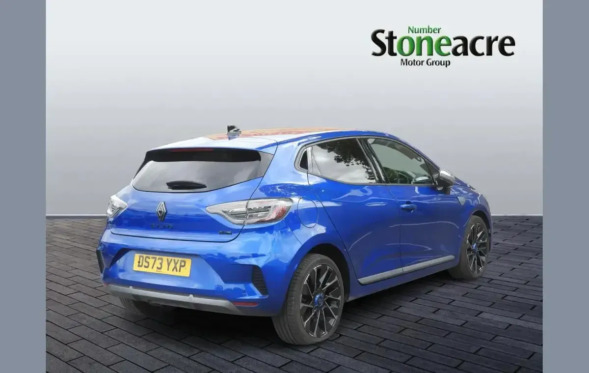 Used Renault Clio V Esprit Alpine 140 HP (102 kW) 2024 Blue Hatchback