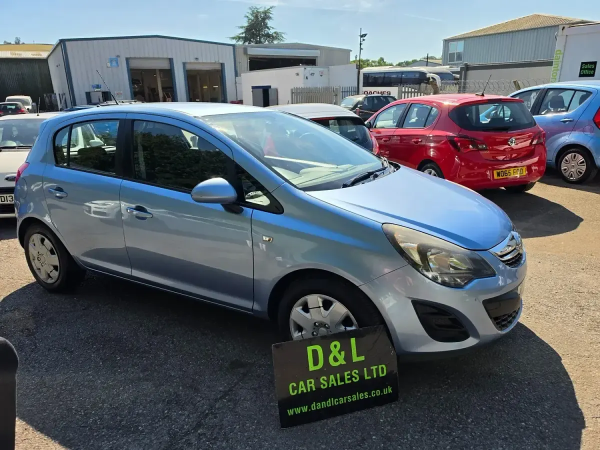 Used Vauxhall Corsa Design Edition 2014 Blue Hatchback