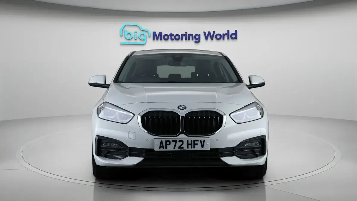 Used BMW 118 136 HP (100 kW) 2023 White Hatchback