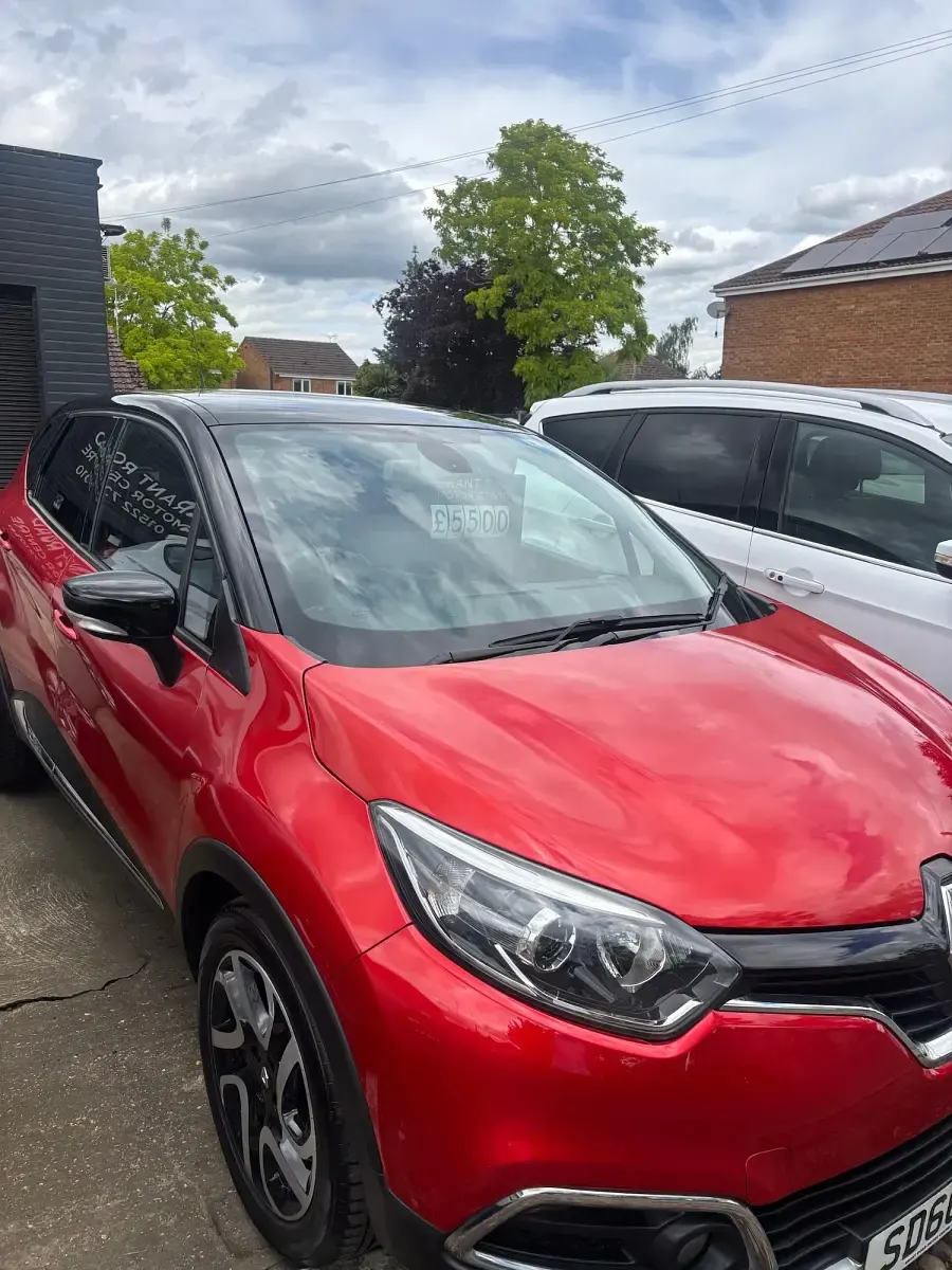 Used Renault Captur Signature 90 HP (66 kW) 2016 Red SUV