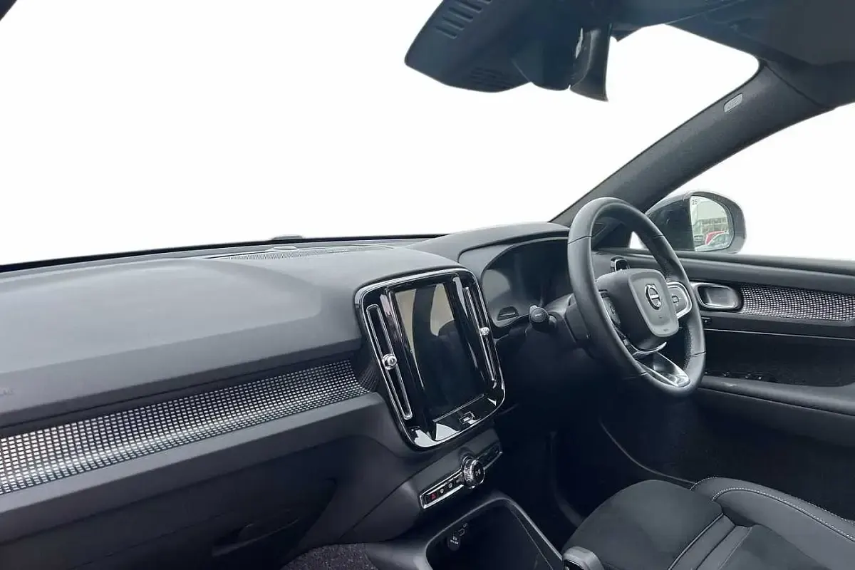 Used Volvo XC40 Ultra 2025 Blue SUV