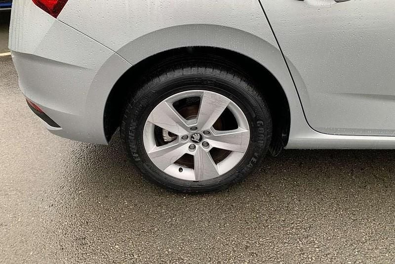 Used Skoda Scala SE 113 HP (83 kW) 2025 Silver Hatchback