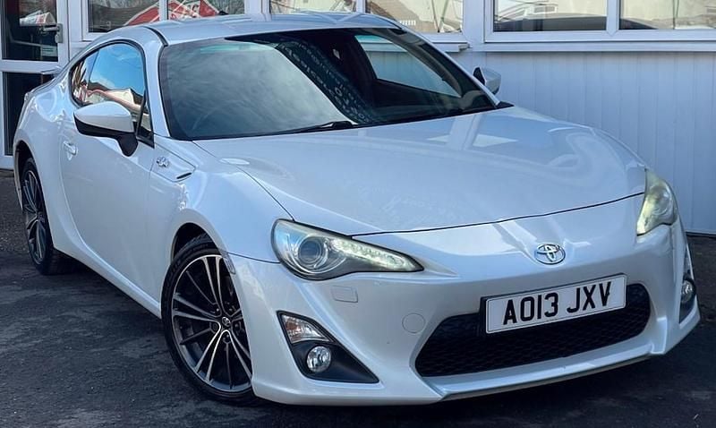 Used Toyota GT86 GT 200 HP (147 kW) 2013 White Coupe