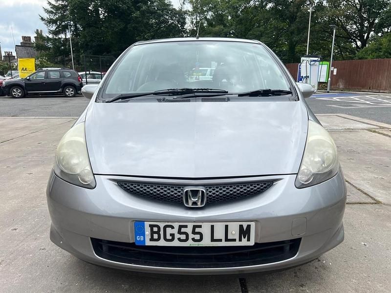 Silver Used 2005 Honda Jazz SE Hatchback | £2,495 (Fair price) - Image 1/4