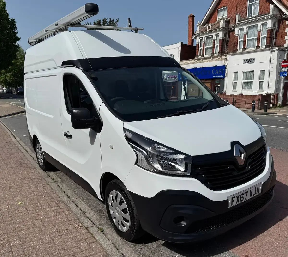 Used Renault Trafic Business 2017 White MPV