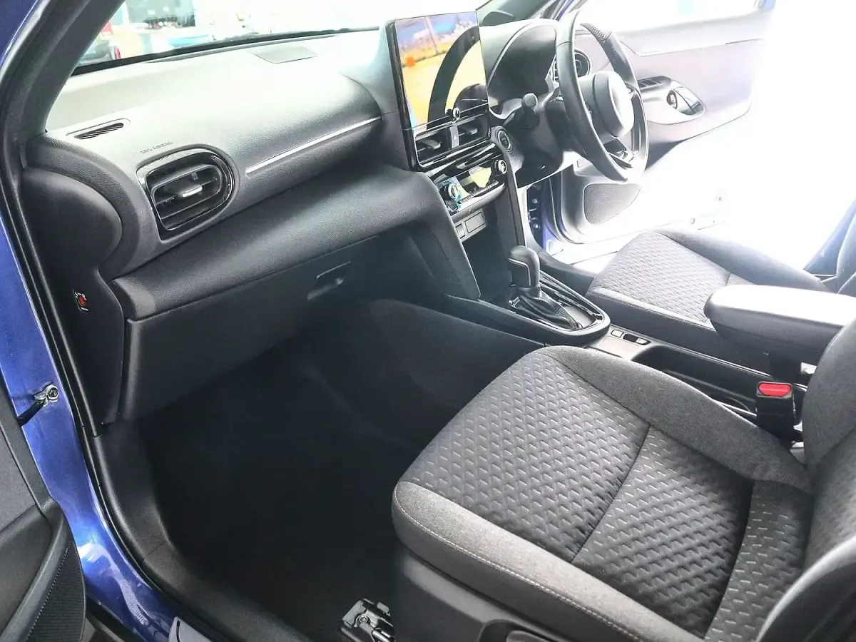 Used Toyota Yaris Design 2025 Juniper blue Hatchback