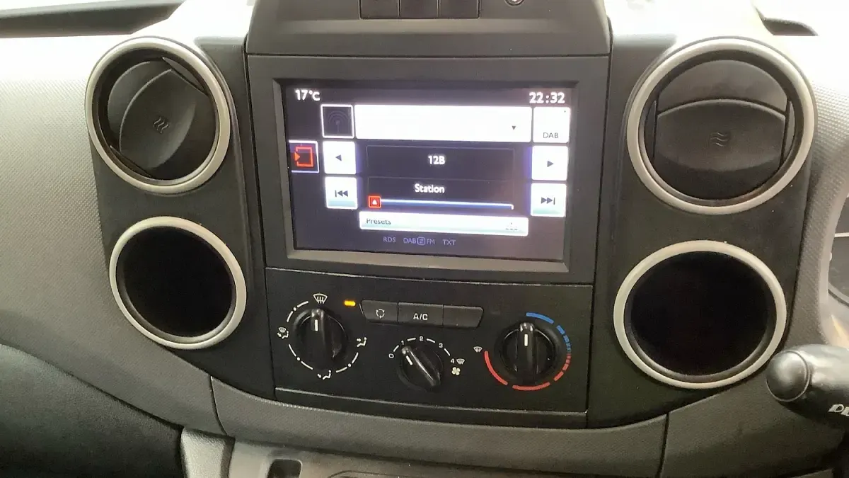 Used Citroën Berlingo 75 HP (55 kW) 2018 Silver MPV