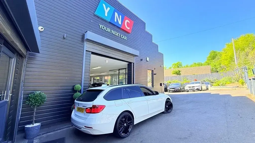 Begagnad BMW 320 Sport Line 2015 Vit Kombi