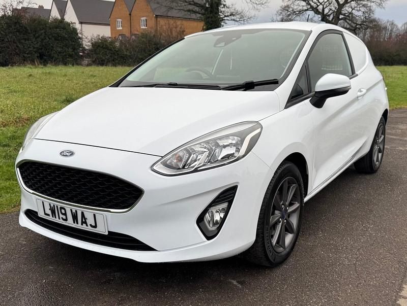 Used Ford Fiesta 2019 White Van