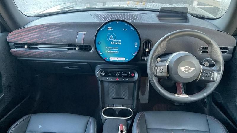 Used Mini Cooper Hatch 154 HP (113 kW) 2024 Black Hatchback