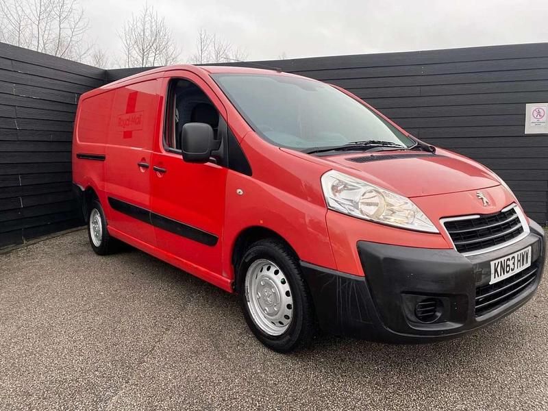 Used Peugeot Expert 90 HP (66 kW) 2014 Red Van