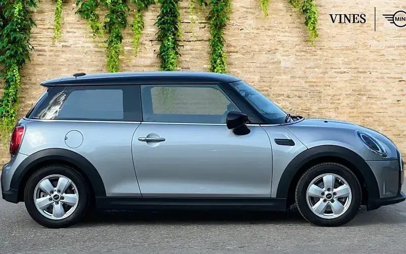 Used Mini Cooper Classic 136 HP (100 kW) 2022 Silver Hatchback