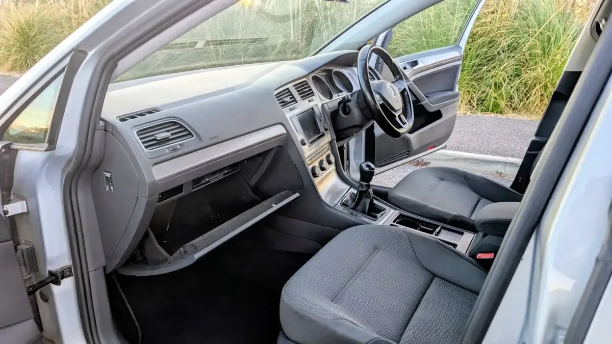 Used VW Golf VII Edition 150 HP (110 kW) 2017 Silver Hatchback