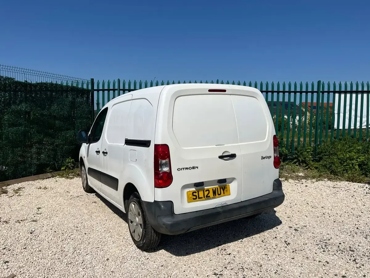 Used Citroën Berlingo 75 HP (55 kW) 2012 White MPV