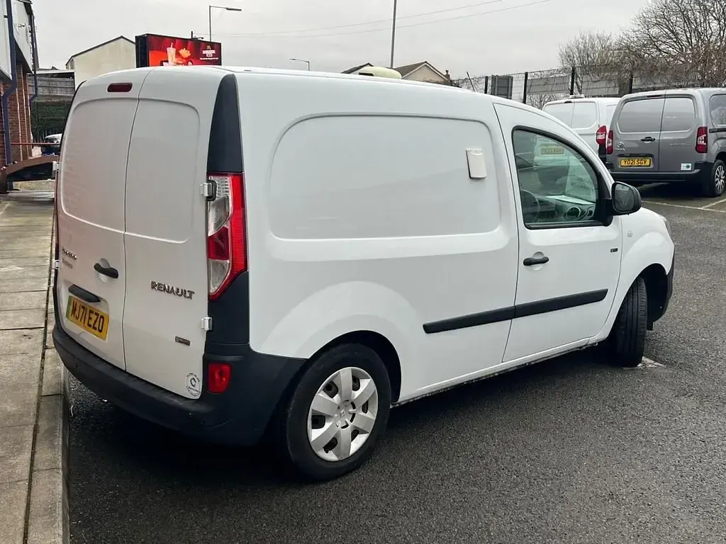 Gebraucht Renault Kangoo Business 44 kW (60 PS) 2021 Weiß Van / Kleinbus