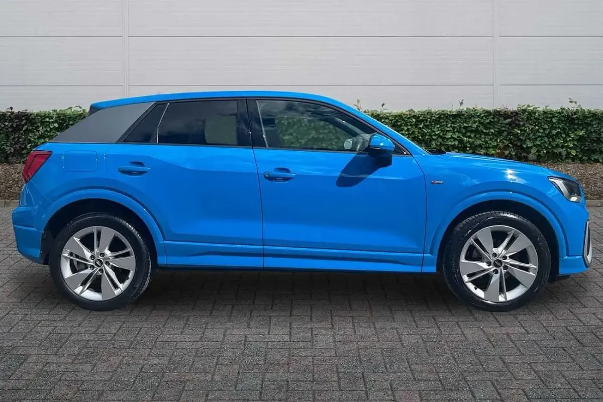 Used Audi Q2 S-Line 150 HP (110 kW) 2021 Blue SUV