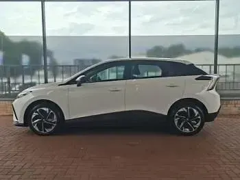 Used MG MG4 EV SE 125 kW (170 HP) 2023 White Hatchback