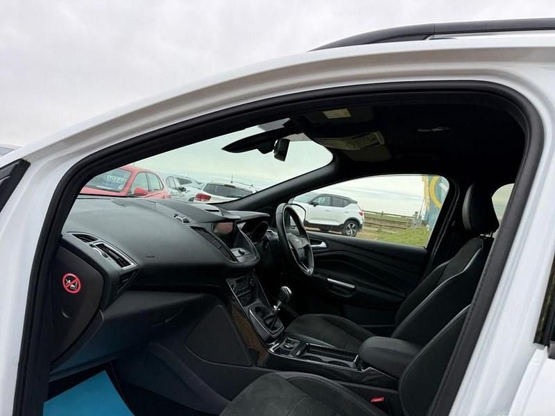 Used Ford Kuga ST-Line 180 HP (132 kW) 2017 White SUV