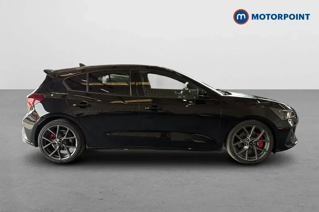 Used Ford Focus ST 280 HP (205 kW) 2023 Black Hatchback