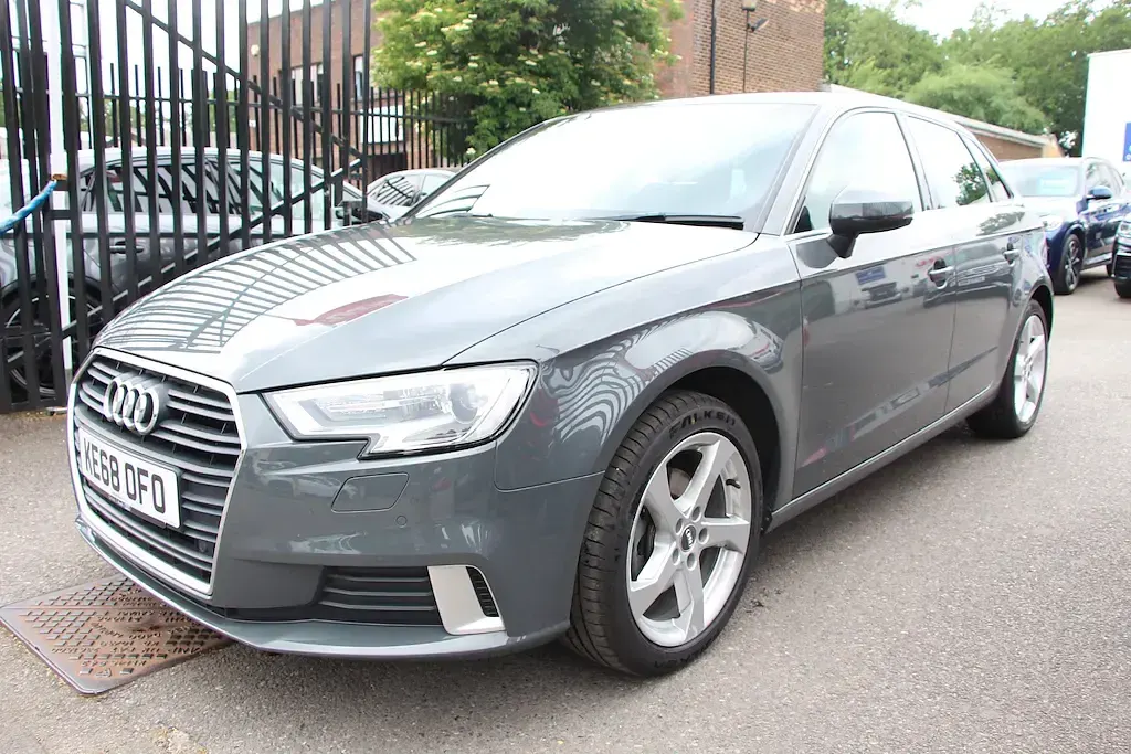 Used Audi A3 Sportback Sport 2018 Nano grey Hatchback