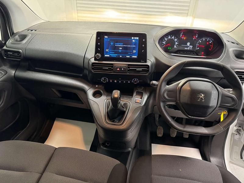 Used Peugeot Partner 2019 White MPV