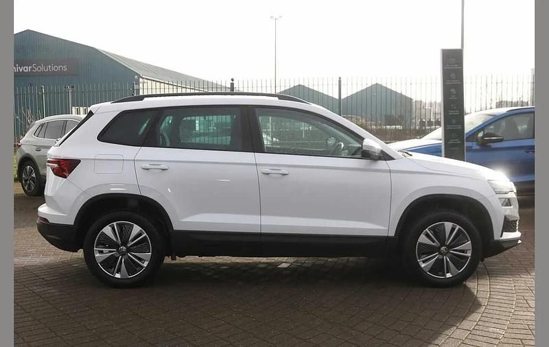 Used Skoda Karoq SE Drive 108 HP (79 kW) 2022 White SUV