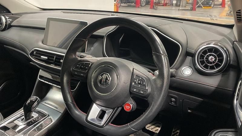 Used MG HS Exclusive 162 HP (119 kW) 2023 Silver SUV