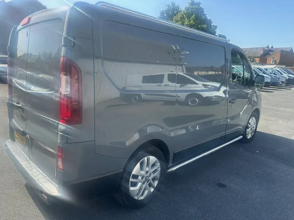 Used Renault Trafic Business 2015 Grey MPV