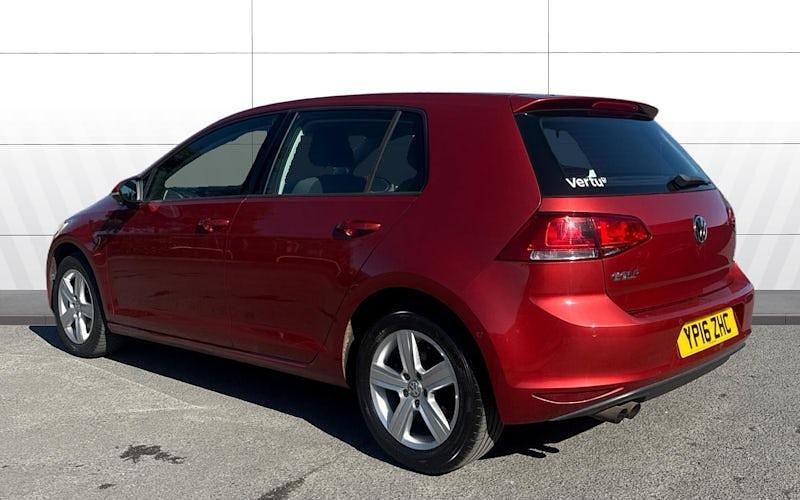 Used VW Golf VII Edition 125 HP (91 kW) 2016 Red Hatchback