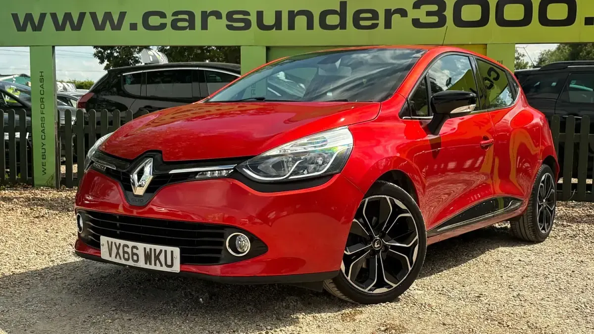 Used Renault Clio Dynamique 90 HP (66 kW) 2016 Red Hatchback